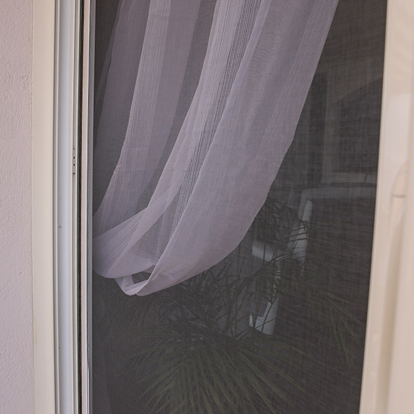 Pose moustiquaire fenêtre